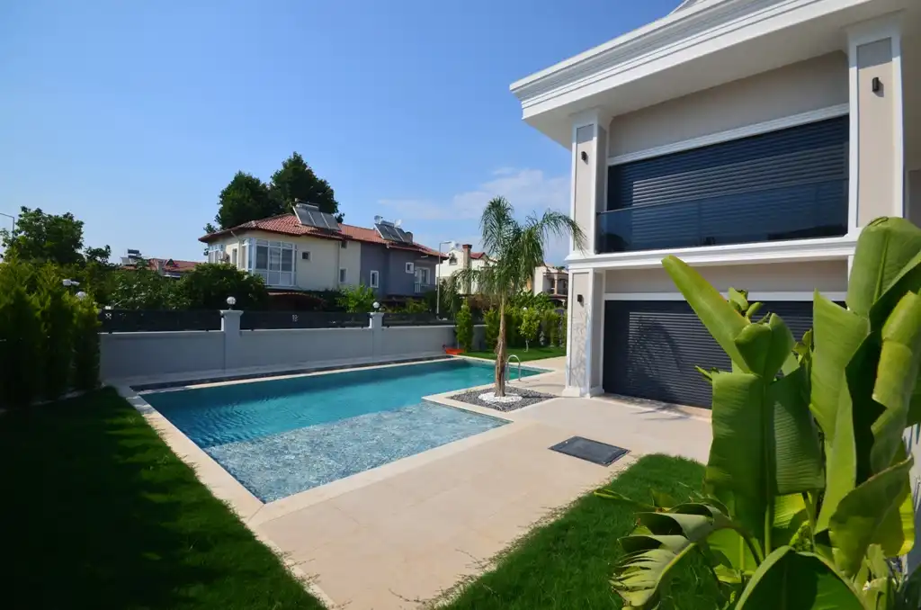 Изображение Стильная новая вилла 4+1 с бассейном в Фетхие